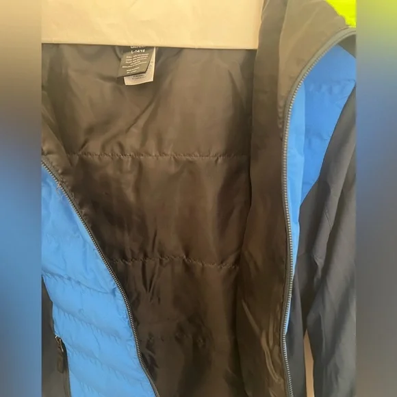 GERRY YOUTH BOYS FULL ZIP POLYFILL JACKET WITH HOOD. SIZE L (14-16) - Picture 4 of 6